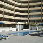 Cosy Beachfront Apt & Free Park