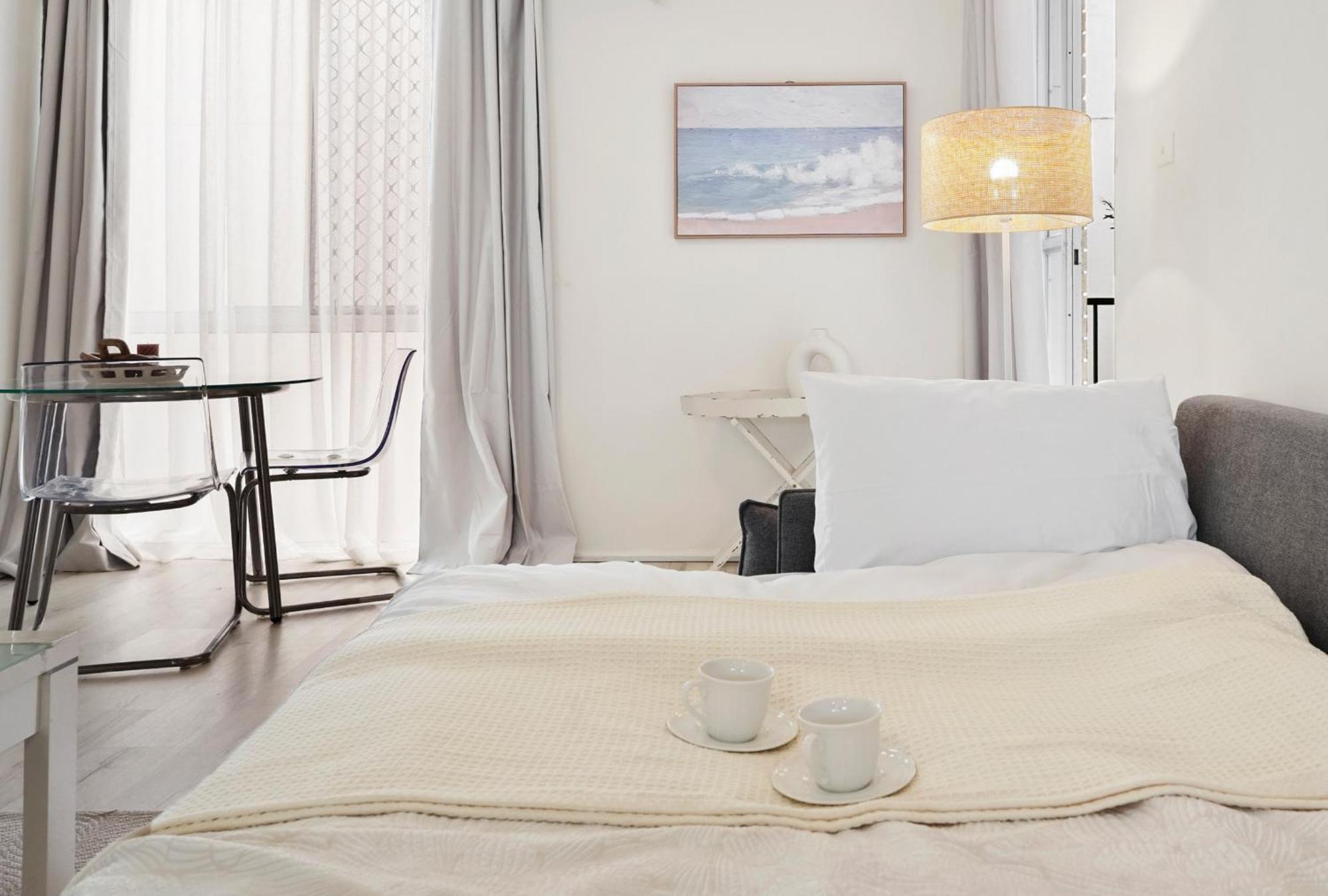 Cosy Beachfront & Free Park Gold Coast